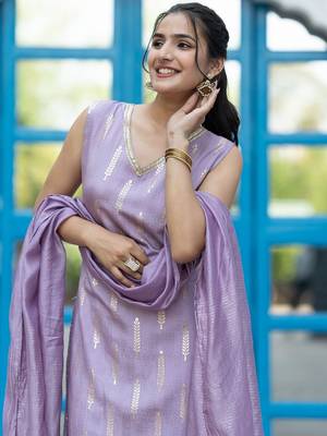 Floral Woven Design Regular Gotta Patti Pure Silk Kurta With Trousers & Dupatta 7