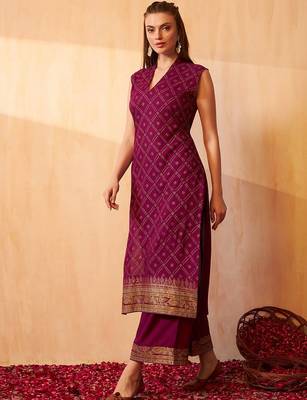 Bandhani Printed Zari V-Neck Sleeveless Straight Kurta With Palazzo 4