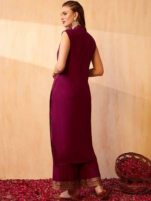 Bandhani Printed Zari V-Neck Sleeveless Straight Kurta With Palazzo 5