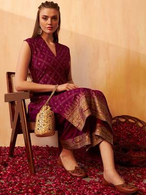 Bandhani Printed Zari V-Neck Sleeveless Straight Kurta With Palazzo 6