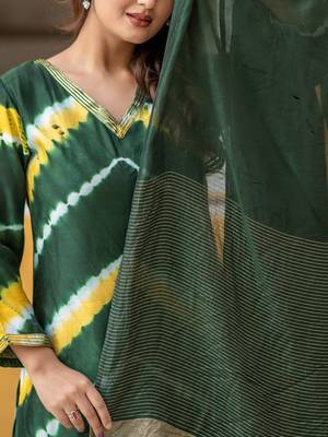 Women Dyed Regular Pure Silk Kurta with Trousers & With Dupatta 2