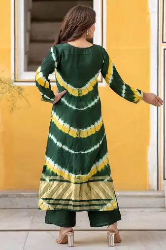 Women Dyed Regular Pure Silk Kurta with Trousers & With Dupatta