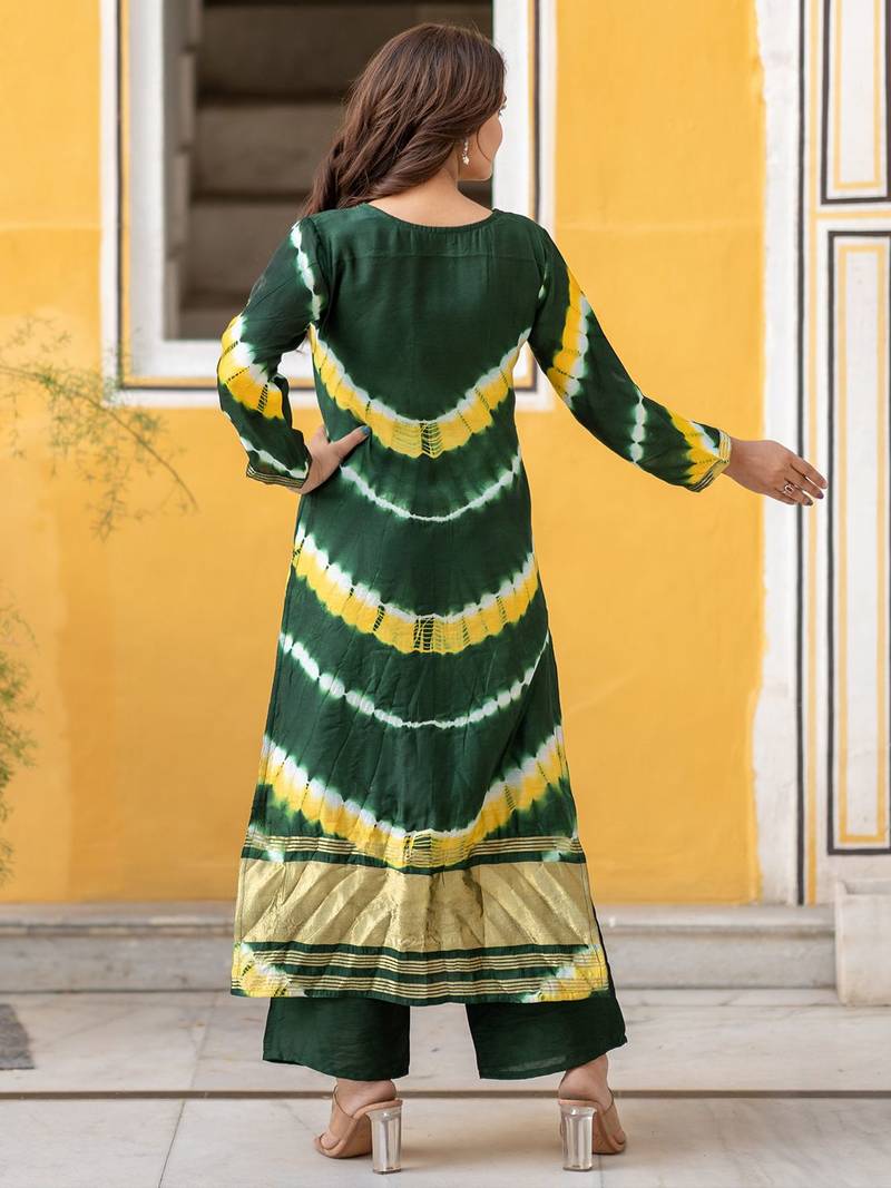 Women Dyed Regular Pure Silk Kurta with Trousers & With Dupatta