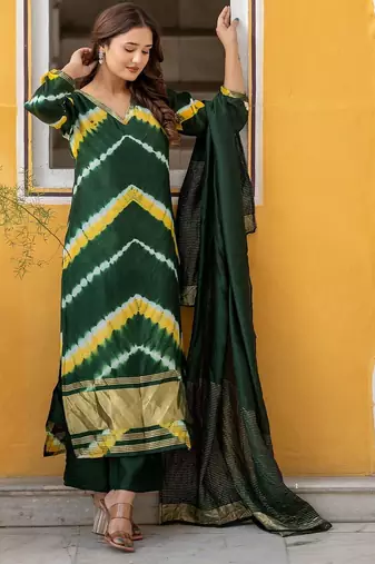 Women Dyed Regular Pure Silk Kurta with Trousers & With Dupatta