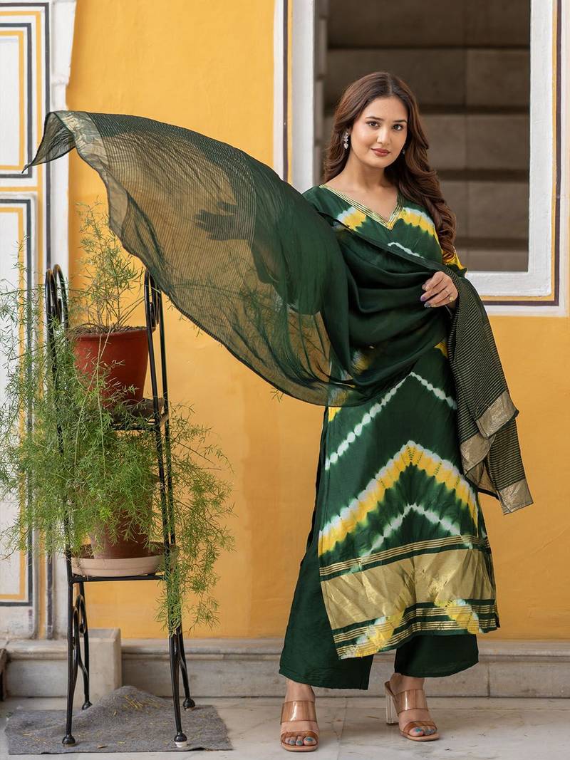 Women Dyed Regular Pure Silk Kurta with Trousers & With Dupatta
