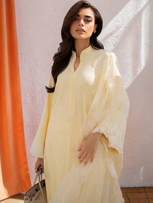 Women Regular Thread Work Chanderi Silk Kurta with Trousers & With Dupatta 2