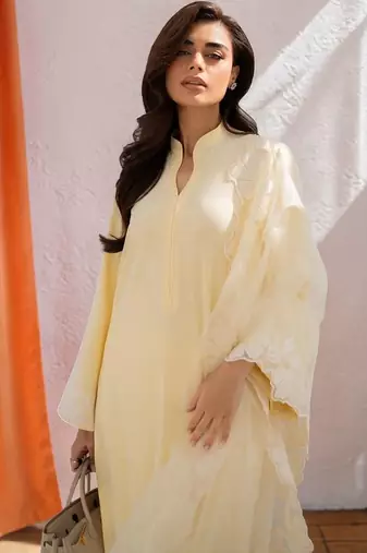 Women Regular Thread Work Chanderi Silk Kurta with Trousers & With Dupatta