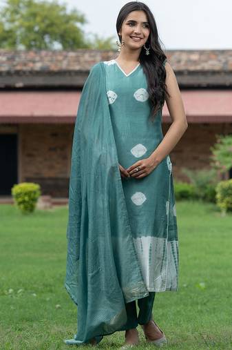 Bandhani Dyed V-Neck Pure Silk Straight Kurta With Trousers & Dupatta
