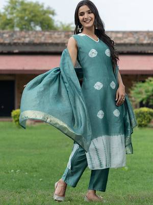 Bandhani Dyed V-Neck Pure Silk Straight Kurta With Trousers & Dupatta 3