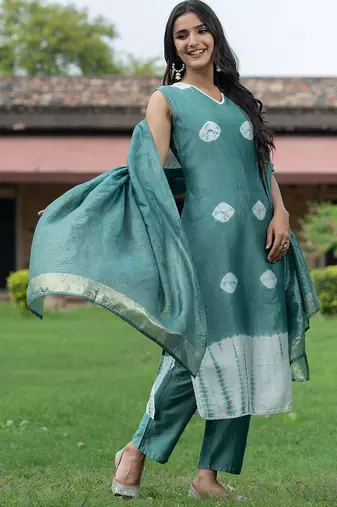 Bandhani Dyed V-Neck Pure Silk Straight Kurta With Trousers & Dupatta