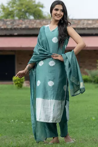 Bandhani Dyed V-Neck Pure Silk Straight Kurta With Trousers & Dupatta