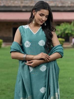 Bandhani Dyed V-Neck Pure Silk Straight Kurta With Trousers & Dupatta 7