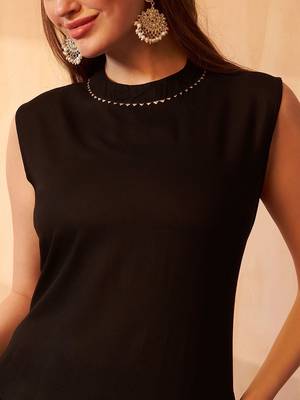 Gotta Patti Round Neck Sleeveless Straight Kurta With Palazzo 2