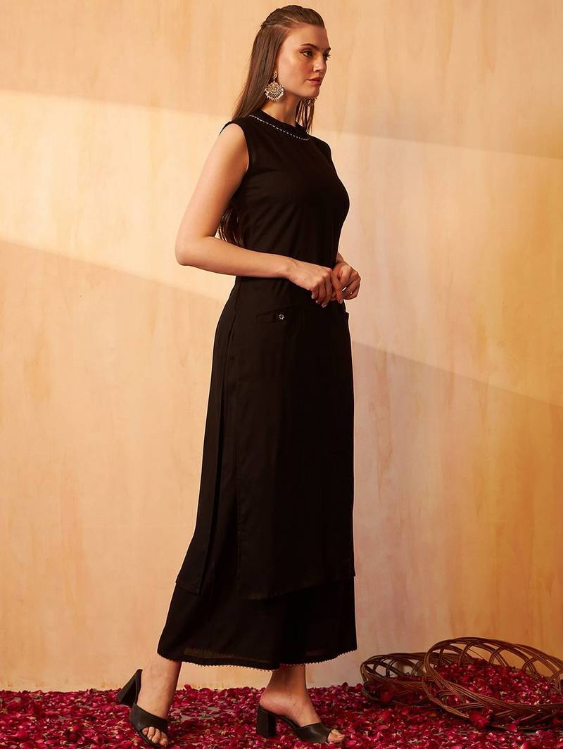 Gotta Patti Round Neck Sleeveless Straight Kurta With Palazzo