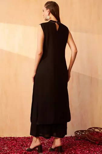 Gotta Patti Round Neck Sleeveless Straight Kurta With Palazzo