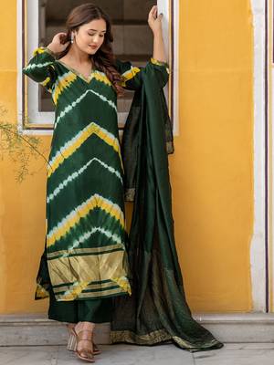 Women Leheriya Dyed Silk Kurta with Palazzo & Dupatta 6