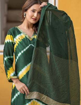 Women Leheriya Dyed Silk Kurta with Palazzo & Dupatta 7