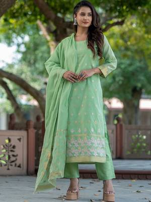 Women Ethnic Motifs Embroidered Regular Thread Work Kurta with Trousers & With Dupatta 3