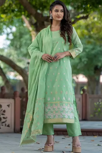 Women Ethnic Motifs Embroidered Regular Thread Work Kurta with Trousers & With Dupatta