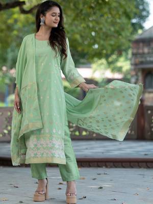 Women Ethnic Motifs Embroidered Regular Thread Work Kurta with Trousers & With Dupatta 5