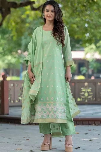 Women Ethnic Motifs Embroidered Regular Thread Work Kurta with Trousers & With Dupatta