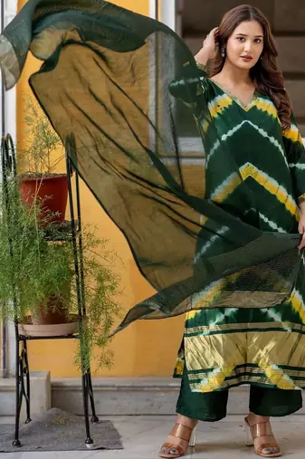 Women Dyed Regular Kurta with Palazzos & With Dupatta