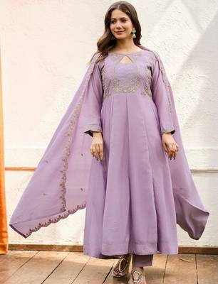 Women Ethnic Motifs Embroidered Panelled Thread Work Kurta with Trousers & With Dupatta 5