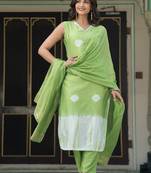 Women Bandhani Dyed Regular Aari Work Pure Silk Kurta with Trousers & With Dupatta