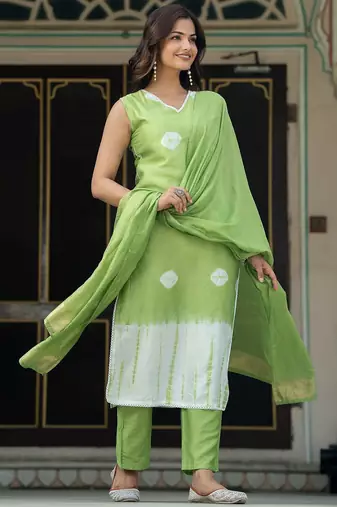 Women Bandhani Dyed Regular Aari Work Pure Silk Kurta with Trousers & With Dupatta