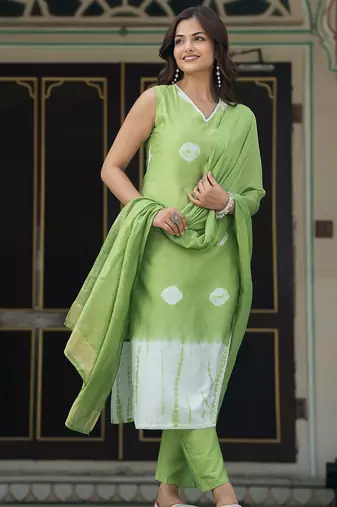 Women Bandhani Dyed Regular Aari Work Pure Silk Kurta with Trousers & With Dupatta