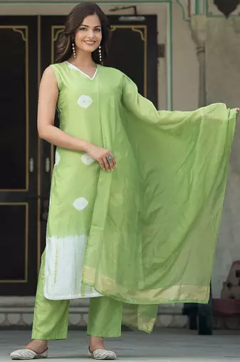 Women Bandhani Dyed Regular Aari Work Pure Silk Kurta with Trousers & With Dupatta