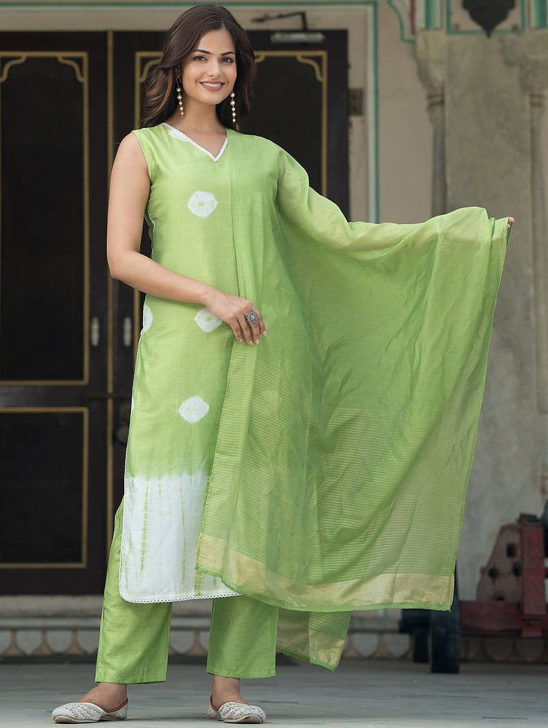 Women Bandhani Dyed Regular Aari Work Pure Silk Kurta with Trousers & With Dupatta