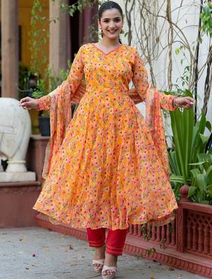 Women Floral Printed Empire Kurta with Trousers & With Dupatta 1