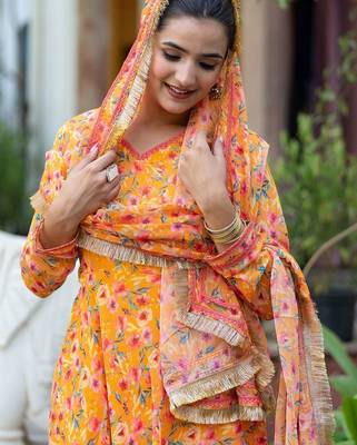 Women Floral Printed Empire Kurta with Trousers & With Dupatta 6