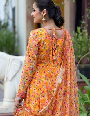 Women Floral Printed Empire Kurta with Trousers & With Dupatta 7