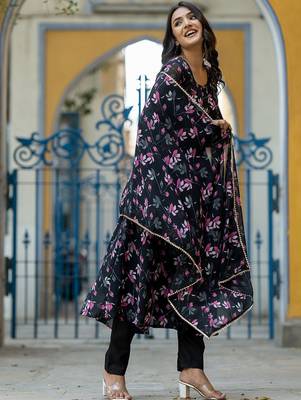Floral Printed Gotta Patti Flared Anarkali Kurta With Trousers & Dupatta 3