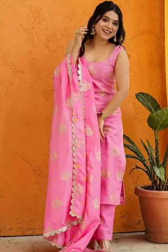 Women Ethnic Motifs Printed Regular Kurta with Trousers & With Dupatta