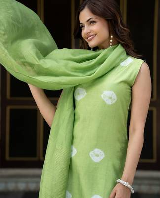 Women Printed Regular Pure Silk Kurta with Trousers & With Dupatta 7
