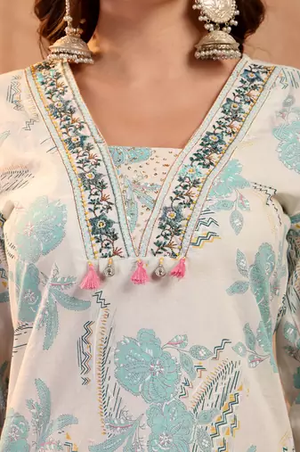 women floral printed thread work floral kurta