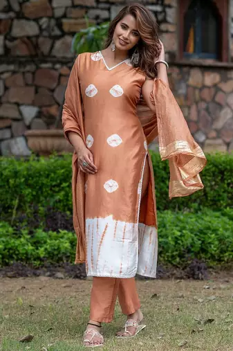 Women Dyed Regular Pure Silk Kurta with Trousers & With Dupatta
