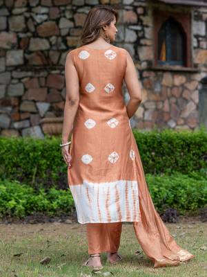 Women Dyed Regular Pure Silk Kurta with Trousers & With Dupatta 4