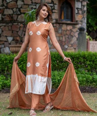 Women Dyed Regular Pure Silk Kurta with Trousers & With Dupatta 6