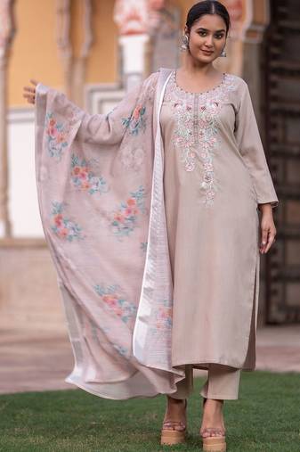Women Floral Embroidered Regular Thread Work Kurta with Trousers & With Dupatta