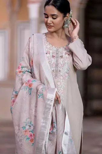 Women Floral Embroidered Regular Thread Work Kurta with Trousers & With Dupatta