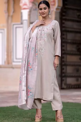 Women Floral Embroidered Regular Thread Work Kurta with Trousers & With Dupatta