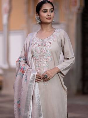 Women Floral Embroidered Regular Thread Work Kurta with Trousers & With Dupatta 6
