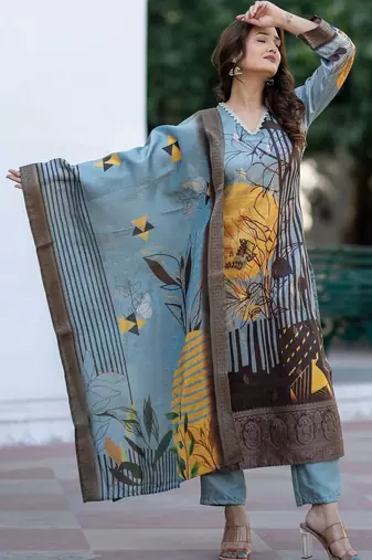 Women Floral Printed Regular Chanderi Silk Kurta with Trousers & With Dupatta