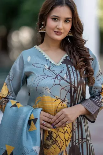 Women Floral Printed Regular Chanderi Silk Kurta with Trousers & With Dupatta