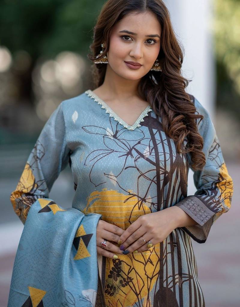 Women Floral Printed Regular Chanderi Silk Kurta with Trousers & With Dupatta