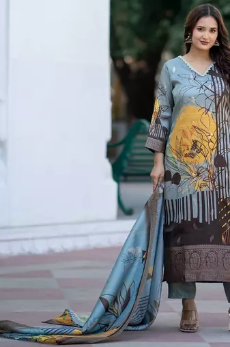 Women Floral Printed Regular Chanderi Silk Kurta with Trousers & With Dupatta